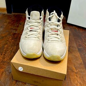 Jordan 11 size 11 preowned